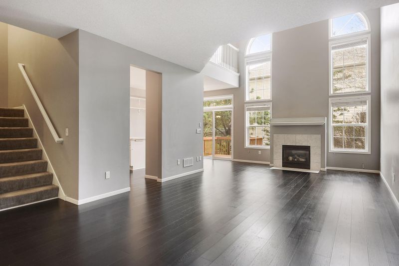9376 Rath Pl, Eden Prairie, MN 55347