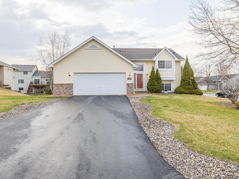 1954 Blue Jay St, Shakopee, MN 55379