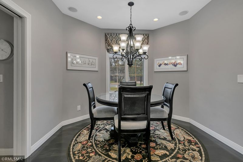 2209 Chelmsford Ln, Saint Cloud, MN 56301