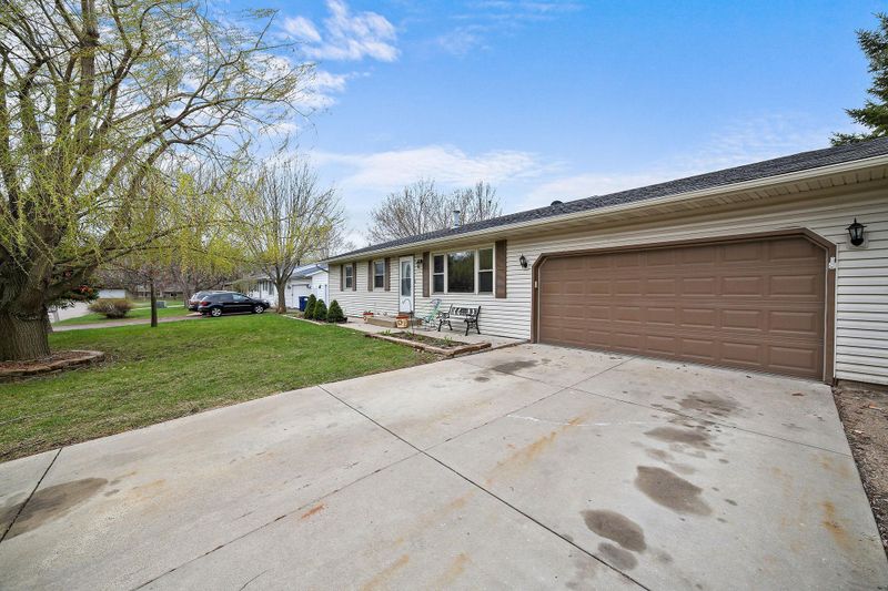 2314 Friendship Ln, Burnsville, MN 55337