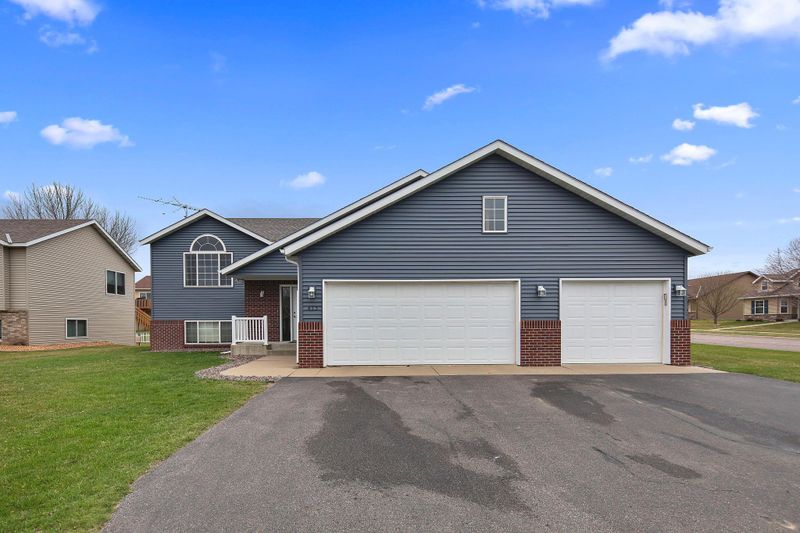 415 Duchess Ct, Sartell, MN 56377