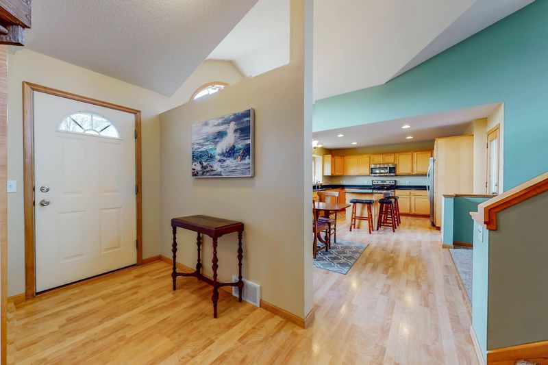 635 Monnens Ave, Shakopee, MN 55379