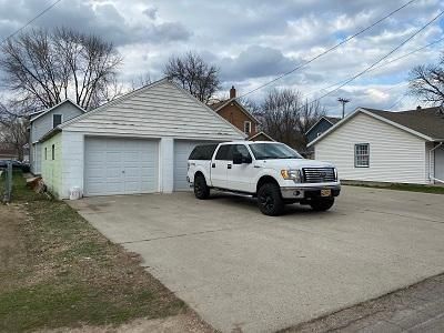 613 Park Ave, North Mankato, MN 56003