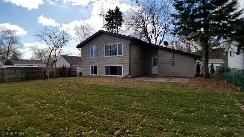 3811 75th St E, Inver Grove Heights, MN 55076