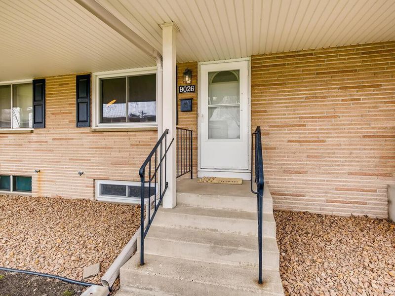 9026 Old Cedar Ave S, Bloomington, MN 55425