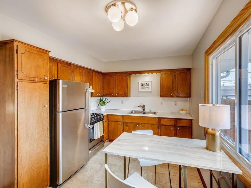 9026 Old Cedar Ave S, Bloomington, MN 55425