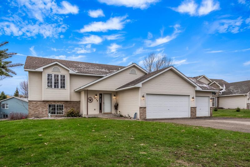 2035 Greens Cir, Howard Lake, MN 55349