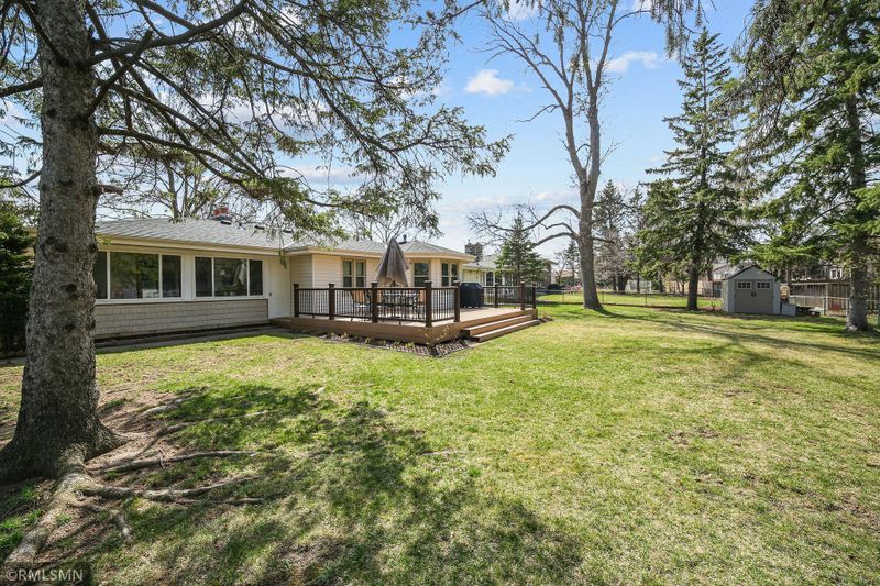 6928 Hillcrest Ln, Edina, MN 55435
