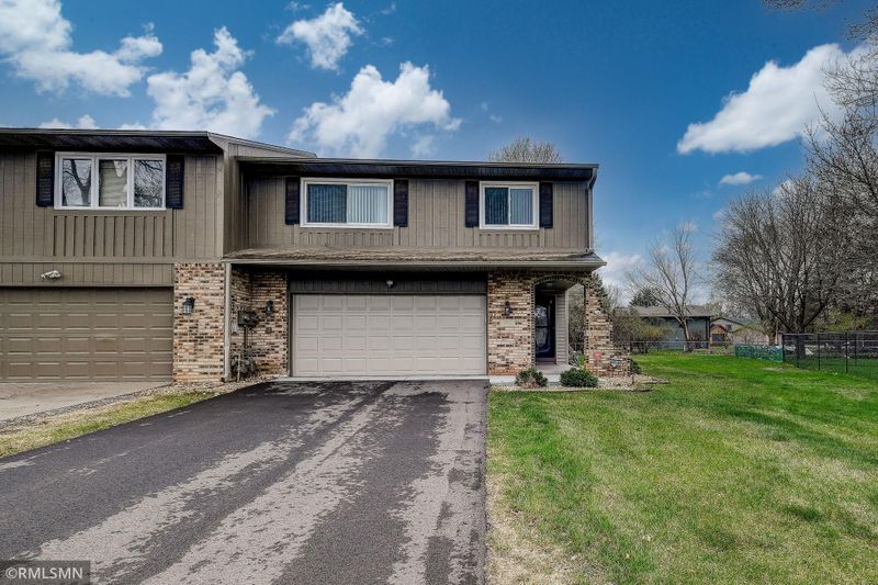 1021 80th Ave N, Brooklyn Park, MN 55444