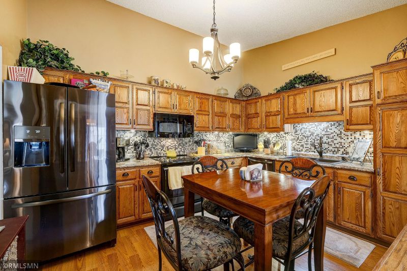 1021 80th Ave N, Brooklyn Park, MN 55444