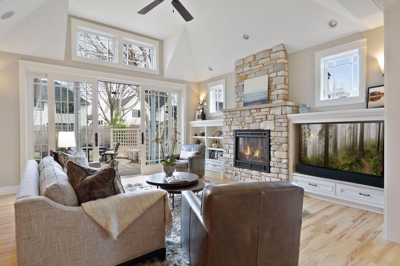 3508 W 55th St, Edina, MN 55410