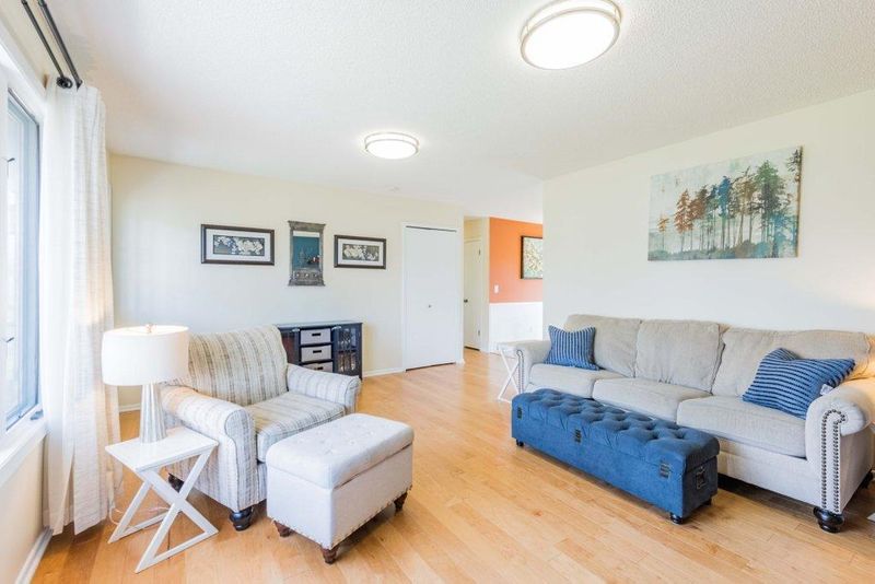 9428 Union Terrace Ln N, Maple Grove, MN 55369