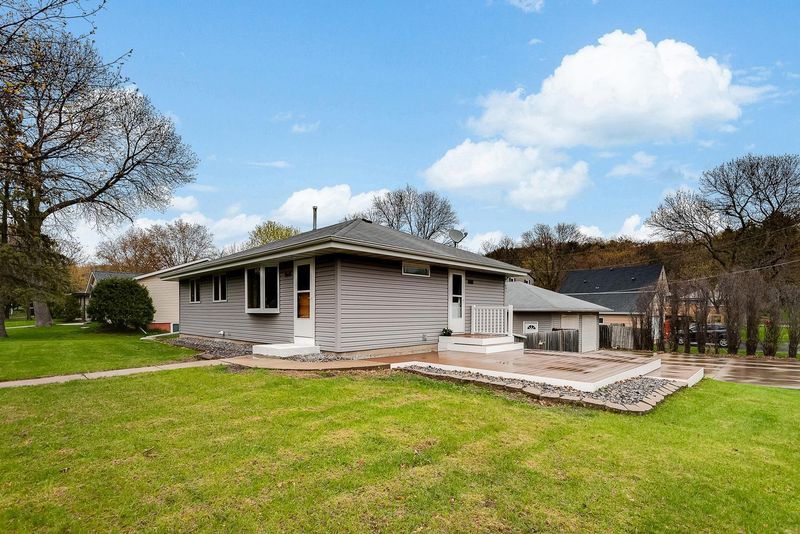 1810 Barry Dr, Newport, MN 55055