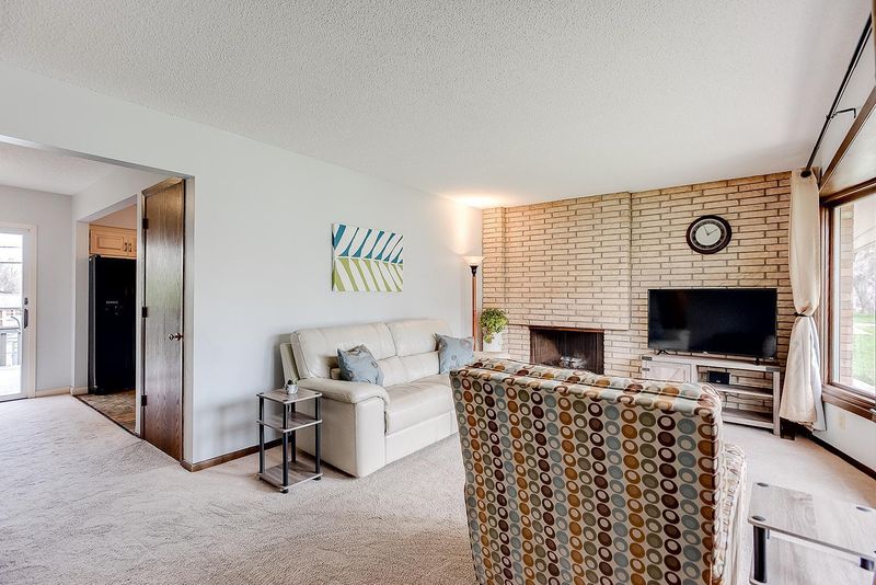 165 Hawes Ave, Shoreview, MN 55126