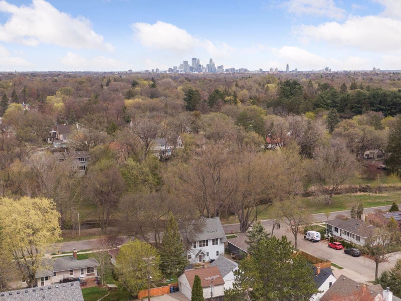 2905 W 54th St, Minneapolis, MN 55410