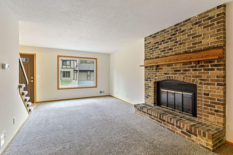 11556 Scotch Pine Ct, Eden Prairie, MN 55344