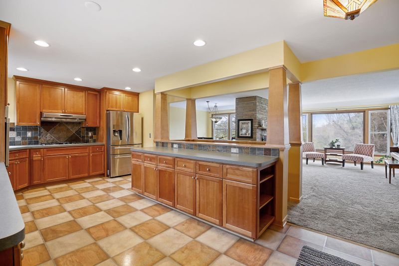 3026 Silver Lake Rd NE, Saint Anthony, MN 55418