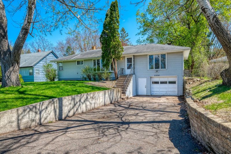 2204 Hazel St N, Maplewood, MN 55109
