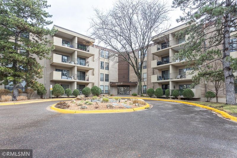 6650 Vernon Ave S #118, Edina, MN 55436