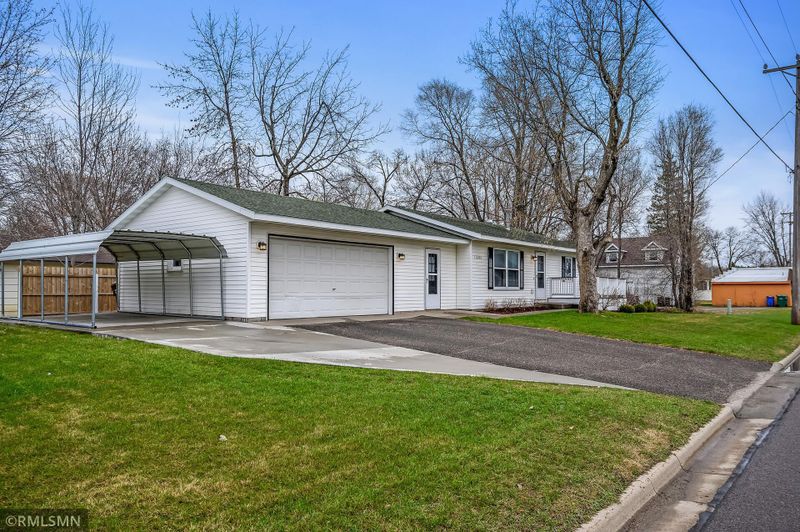 13686 2nd St, Becker, MN 55308