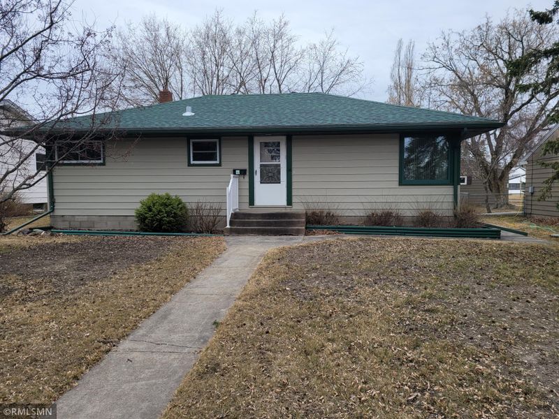 1311 9th St, International Falls, MN 56649