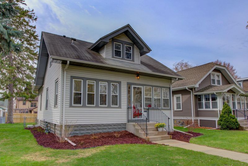 1544 Osceola Ave, Saint Paul, MN 55105
