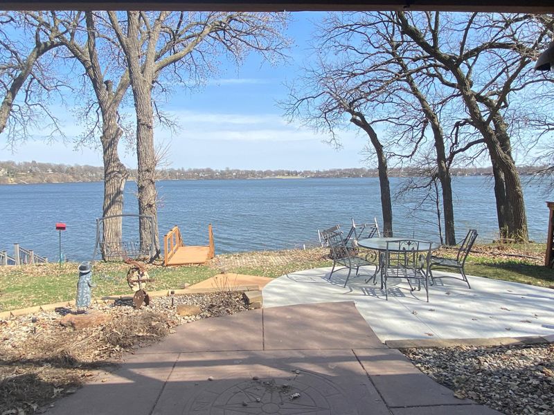 697 Shoreacres Dr, Fairmont, MN 56031