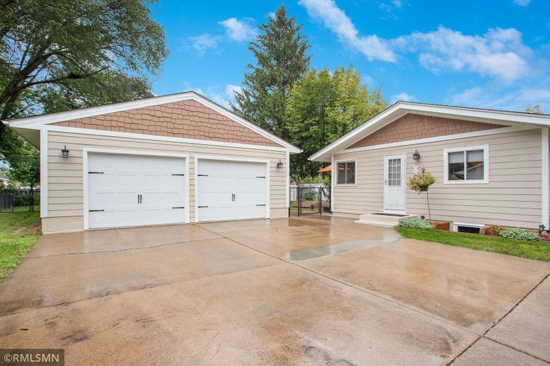 6900 65th Ave N, Brooklyn Park, MN 55428
