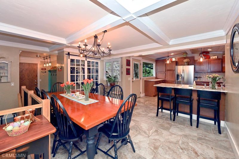 121 Maple Ridge Dr, Delano, MN 55328