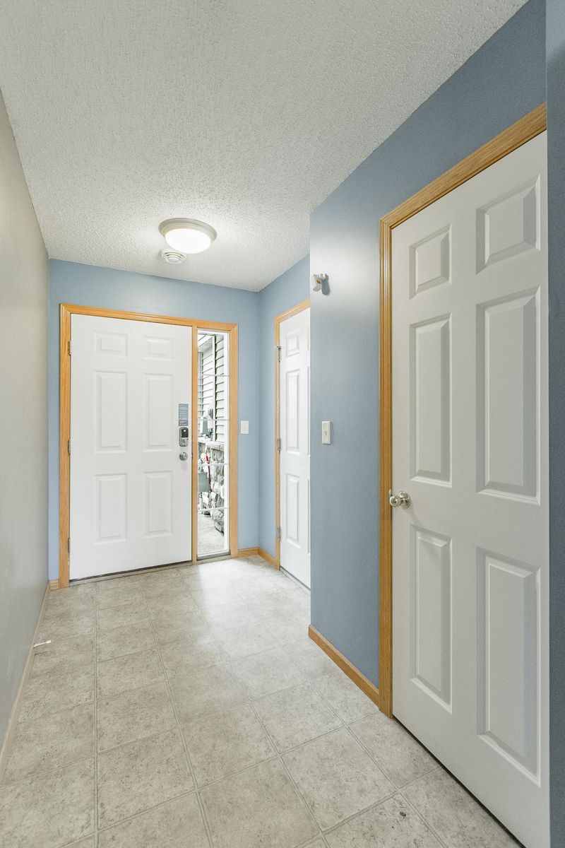 2968 Philipp Ave, Shakopee, MN 55379