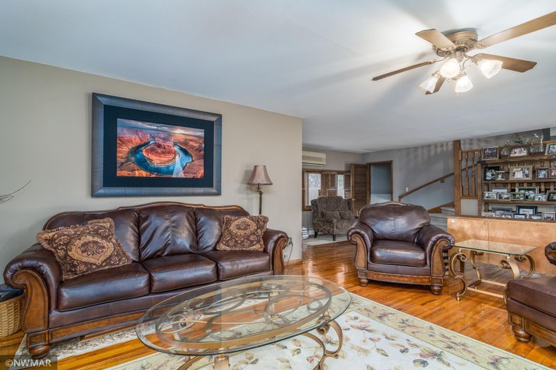 726 Sunset Ave, Crookston, MN 56716