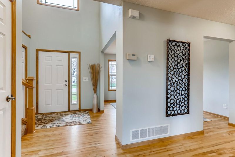 2544 Meadow Oak Ln, Monticello, MN 55362