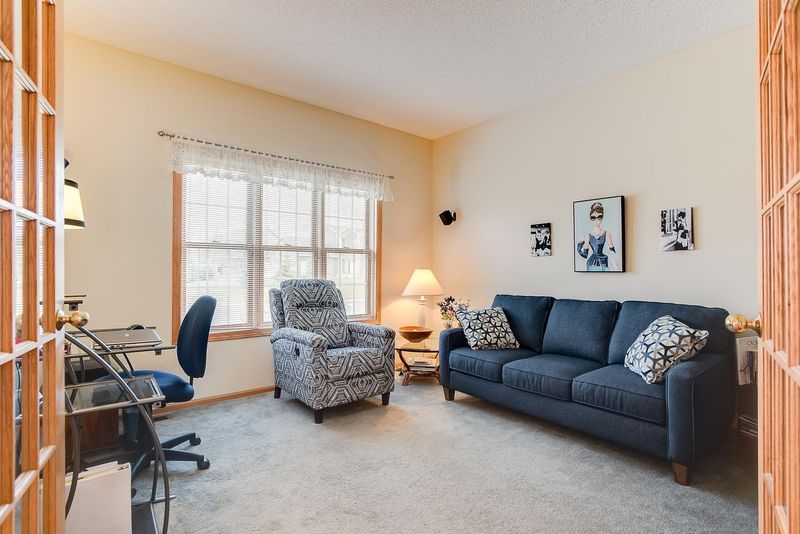 6471 Clearwater Creek Dr, Lino Lakes, MN 55038
