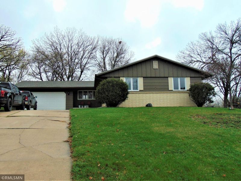 9430 Stanley Ave S, Bloomington, MN 55437