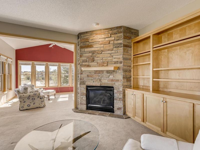 1201 Lakemoor Pl, Woodbury, MN 55129