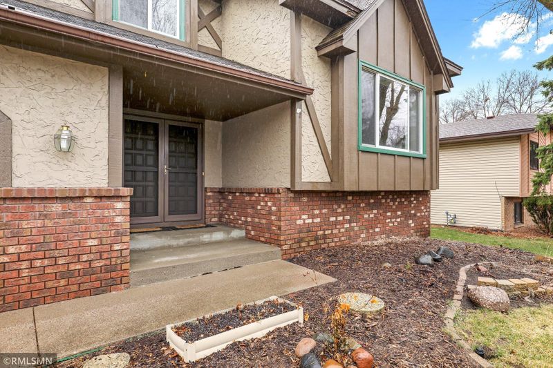 672 121st Ln NW, Coon Rapids, MN 55448