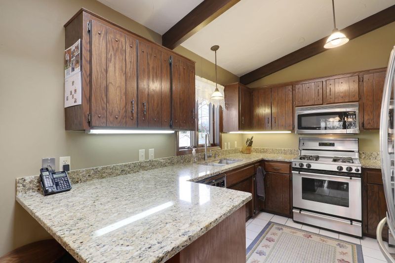 1393 Wood Duck Trl, Shakopee, MN 55379