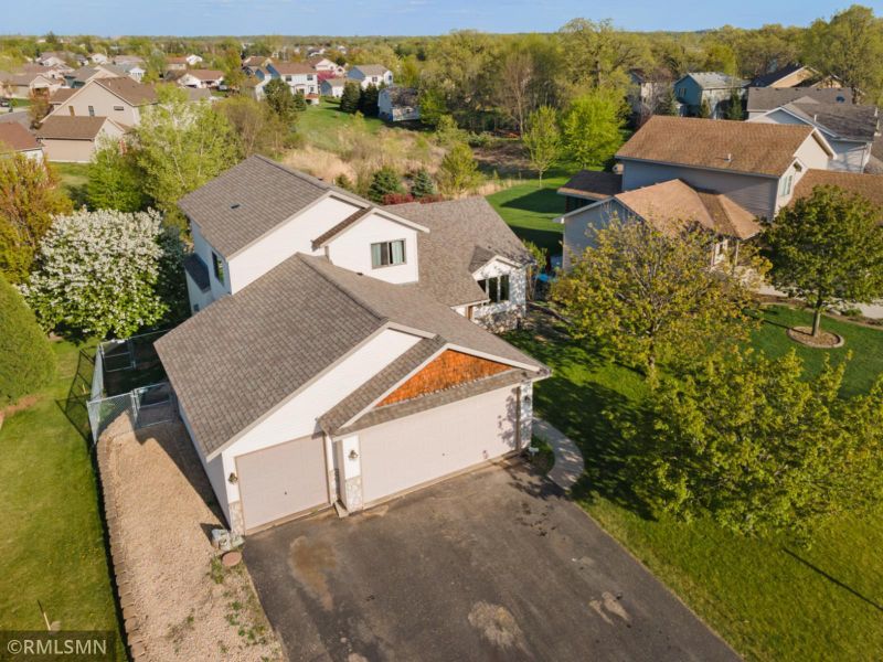1237 Irvine Dr, Hanover, MN 55341