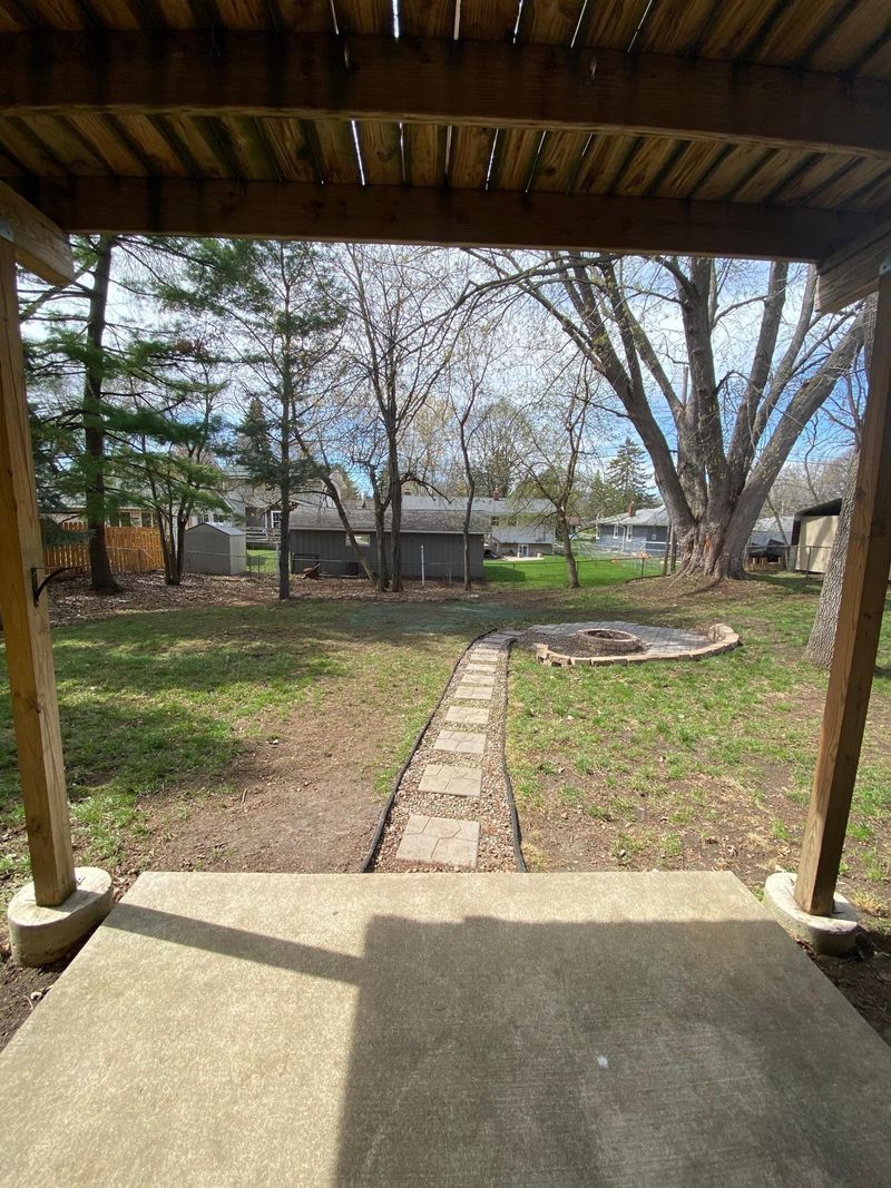 1791 Fulham St, Lauderdale, MN 55113