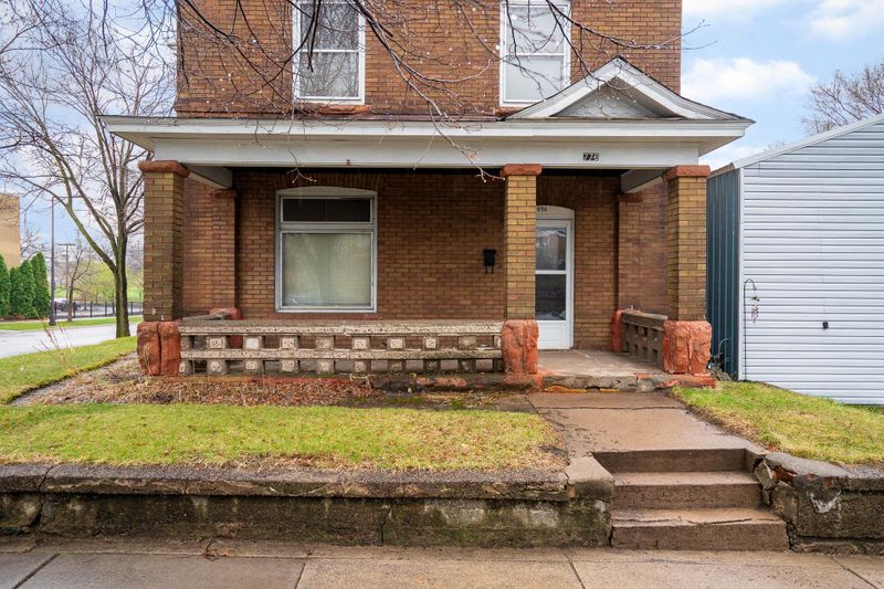 776 Bush Ave, Saint Paul, MN 55106