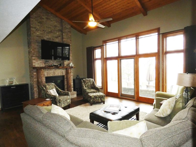 66 Pioneer Trl, Garvin, MN 56132