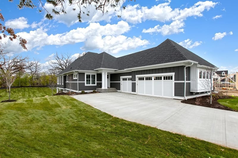 7110 Highland Ct, Eden Prairie, MN 55346