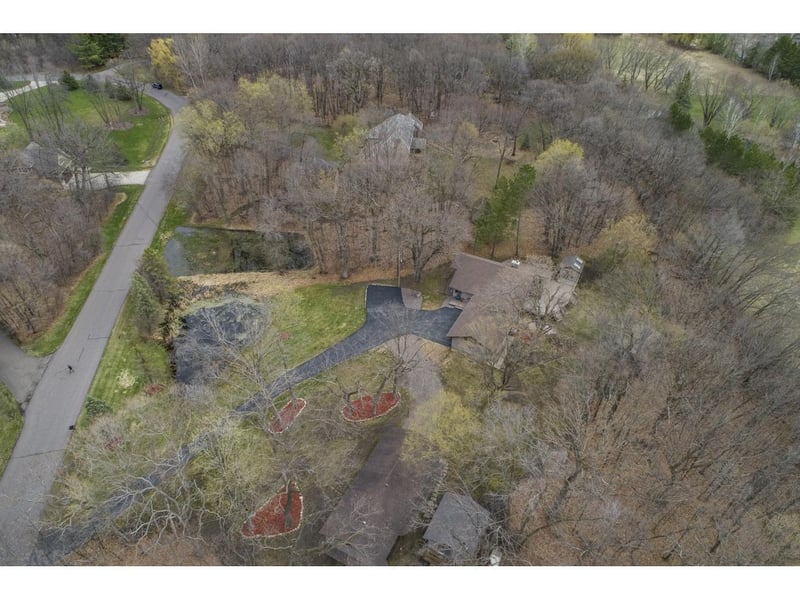 2832 Trappers Trl, Medina, MN 55356