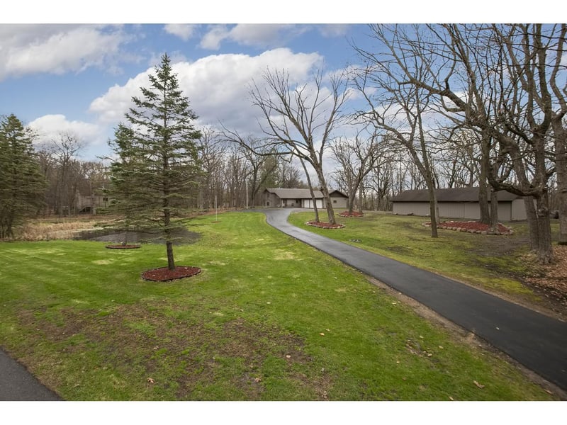 2832 Trappers Trl, Medina, MN 55356