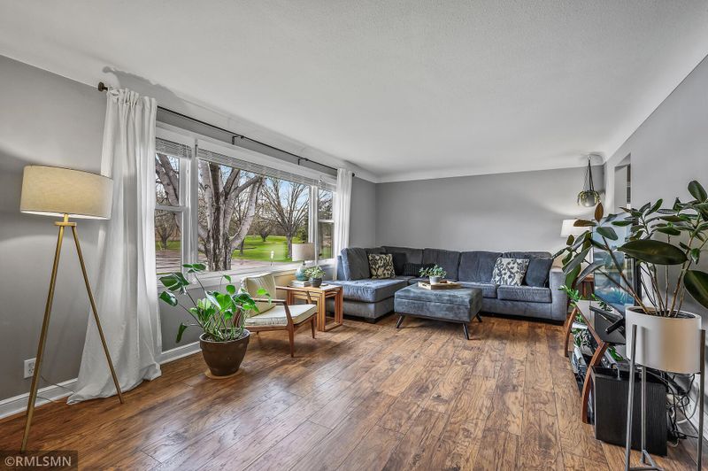 2230 Zenith Ave N, Golden Valley, MN 55422