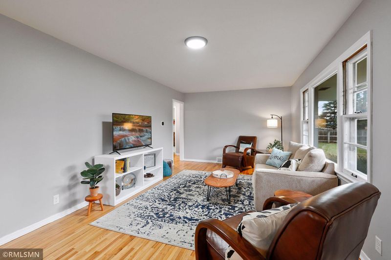 1600 E Old Shakopee Rd, Bloomington, MN 55425