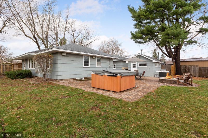1600 E Old Shakopee Rd, Bloomington, MN 55425