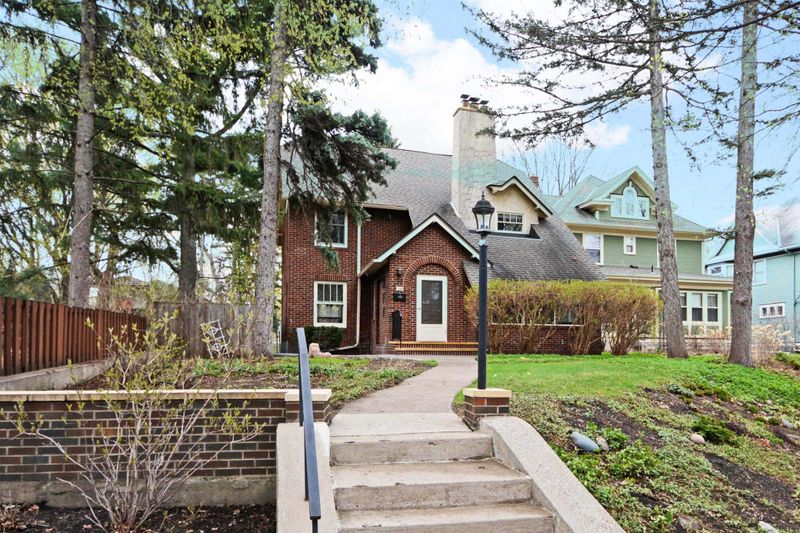 118 Amherst St, Saint Paul, MN 55105