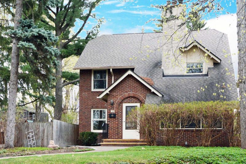 118 Amherst St, Saint Paul, MN 55105