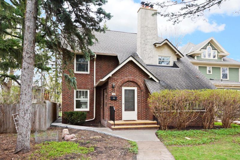 118 Amherst St, Saint Paul, MN 55105